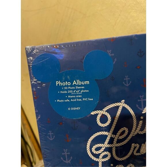 Disney cruise line 2017 photo album holds 200 photos 50 photo sleeves memo area - Picture 6 of 6